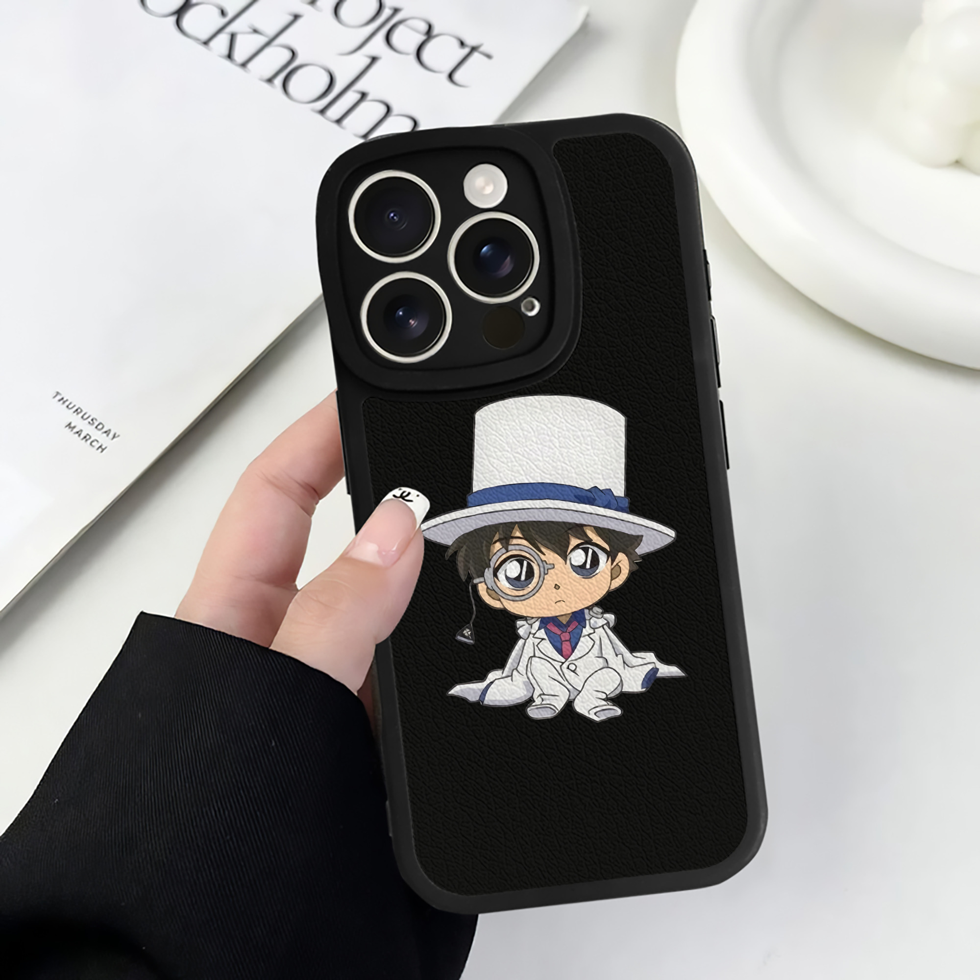 （画像用） 名探偵コナン くろば かいと Detective Conan Kuroba Kaito 【iPhone 16シリーズ対応】シリコンスマホケース（レザー調） 材質：シリコン